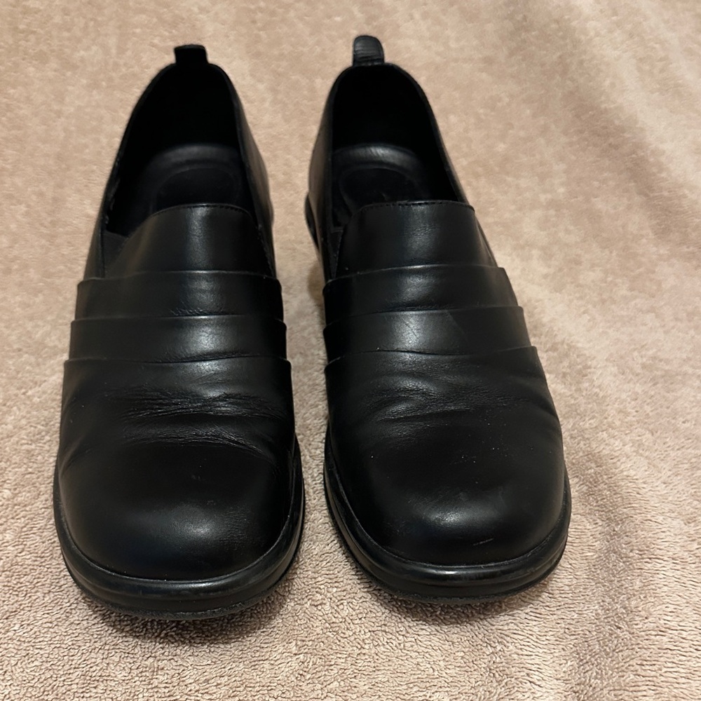 Dansko Black Leather Women's Mules